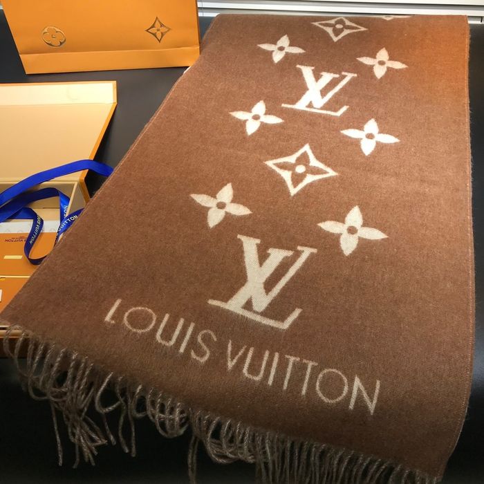 Louis Vuitton Scarf LV00041